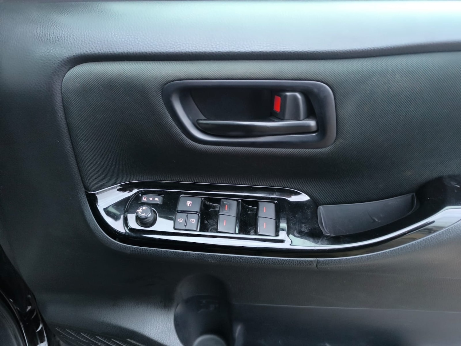 Used Toyota Voxy 2020 for sale - 77086631: Photo 32