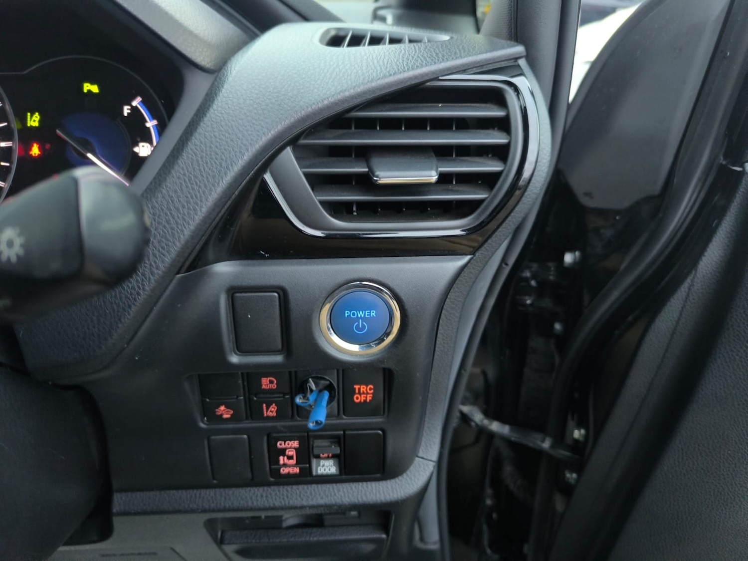 Used Toyota Voxy 2020 for sale - 77086631: Photo 33