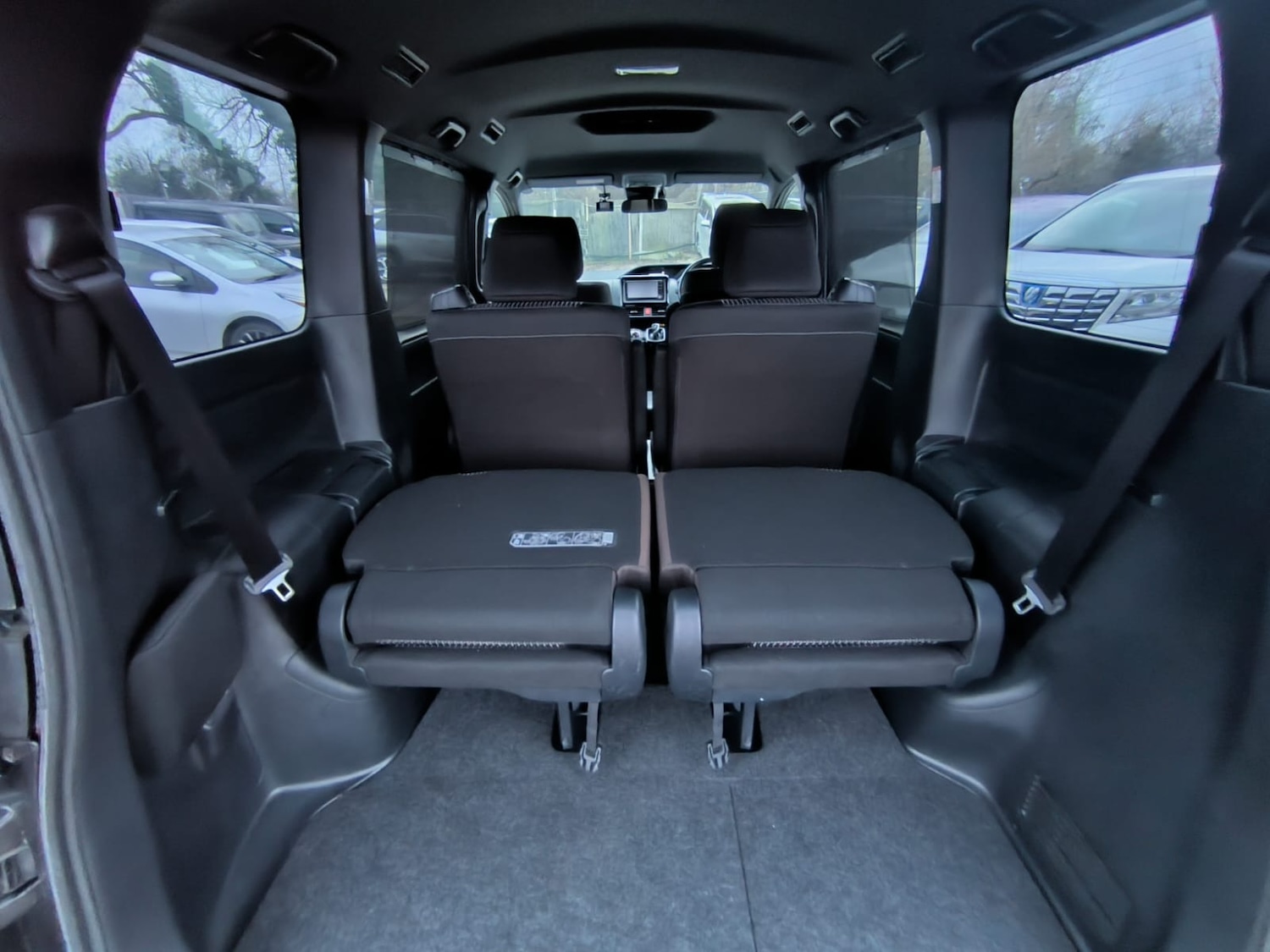 Used Toyota Voxy 2020 for sale - 77086631: Photo 35