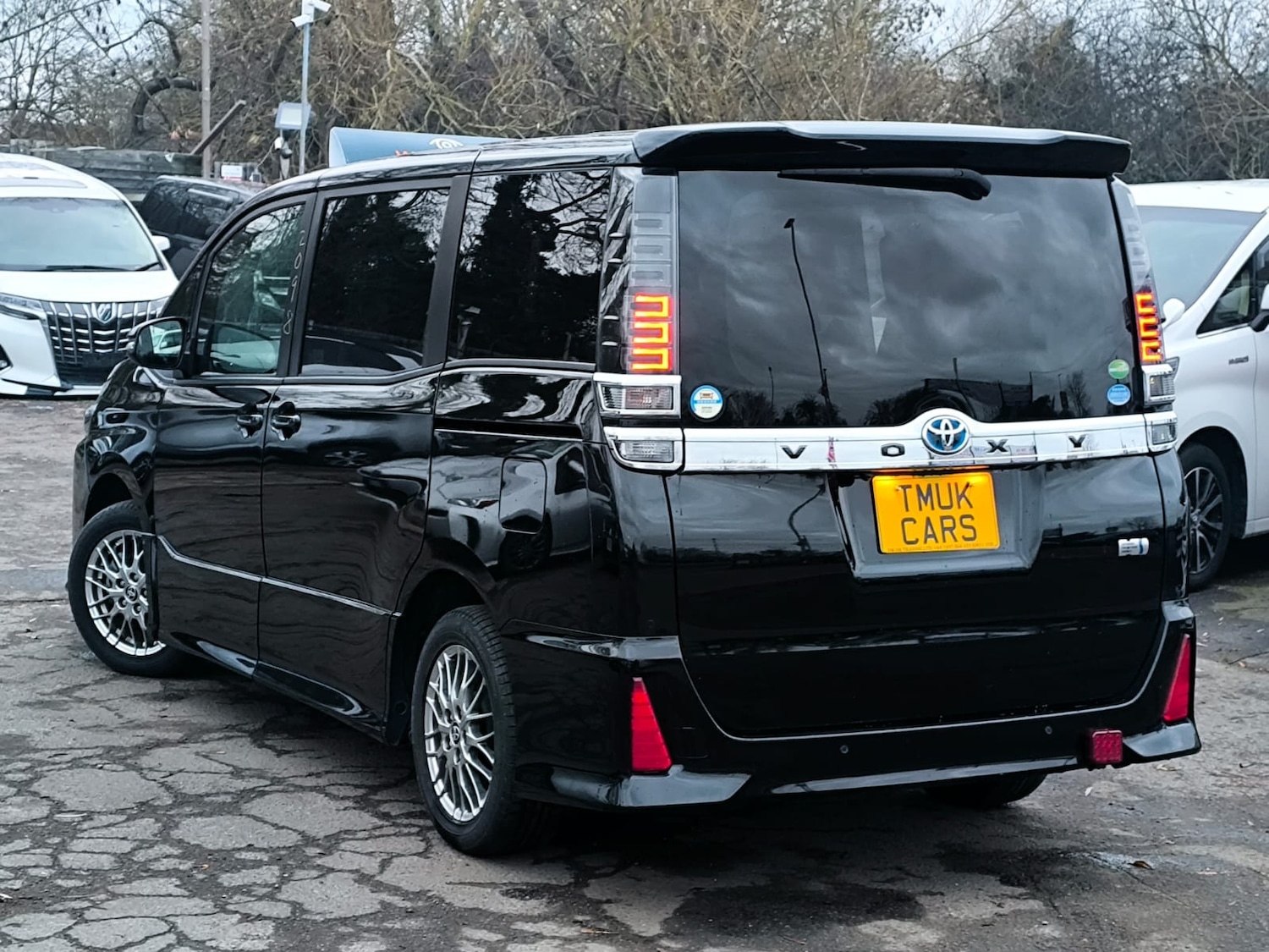 Used Toyota Voxy 2020 for sale - 77086631: Photo 4