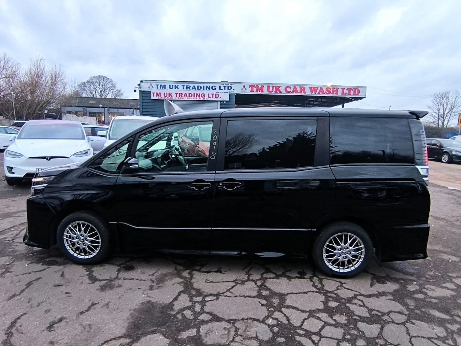 Used Toyota Voxy 2020 for sale - 77086631: Photo 6