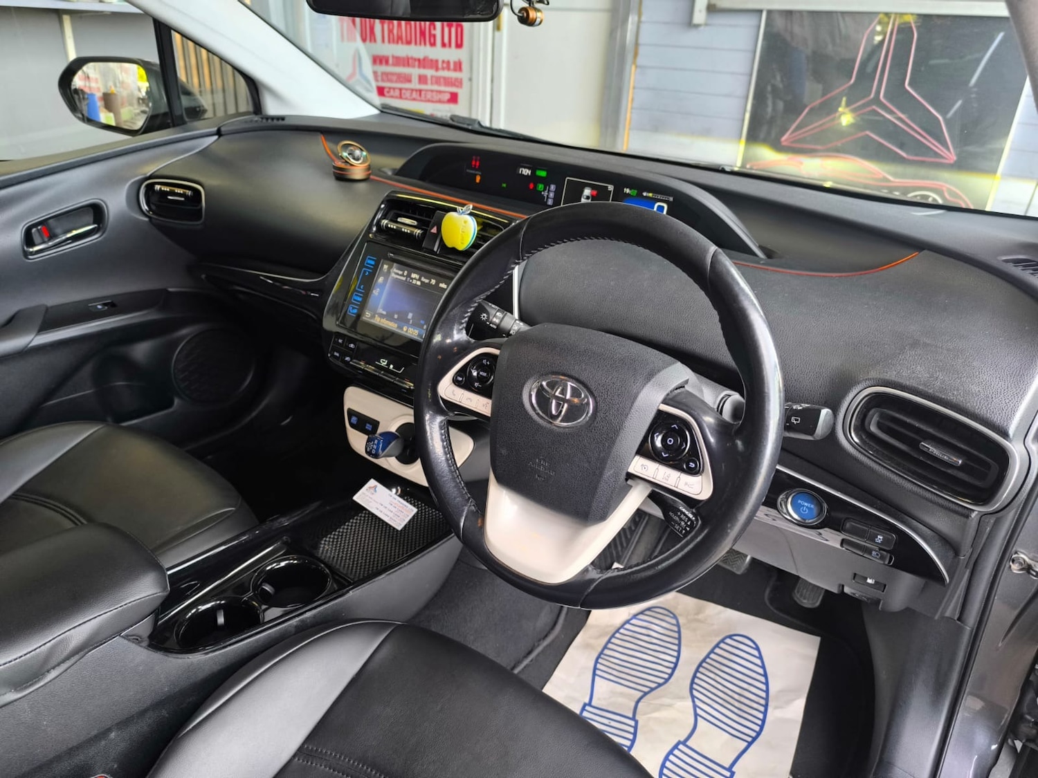 Used Toyota Prius 2018 for sale - 76027102: Photo 11