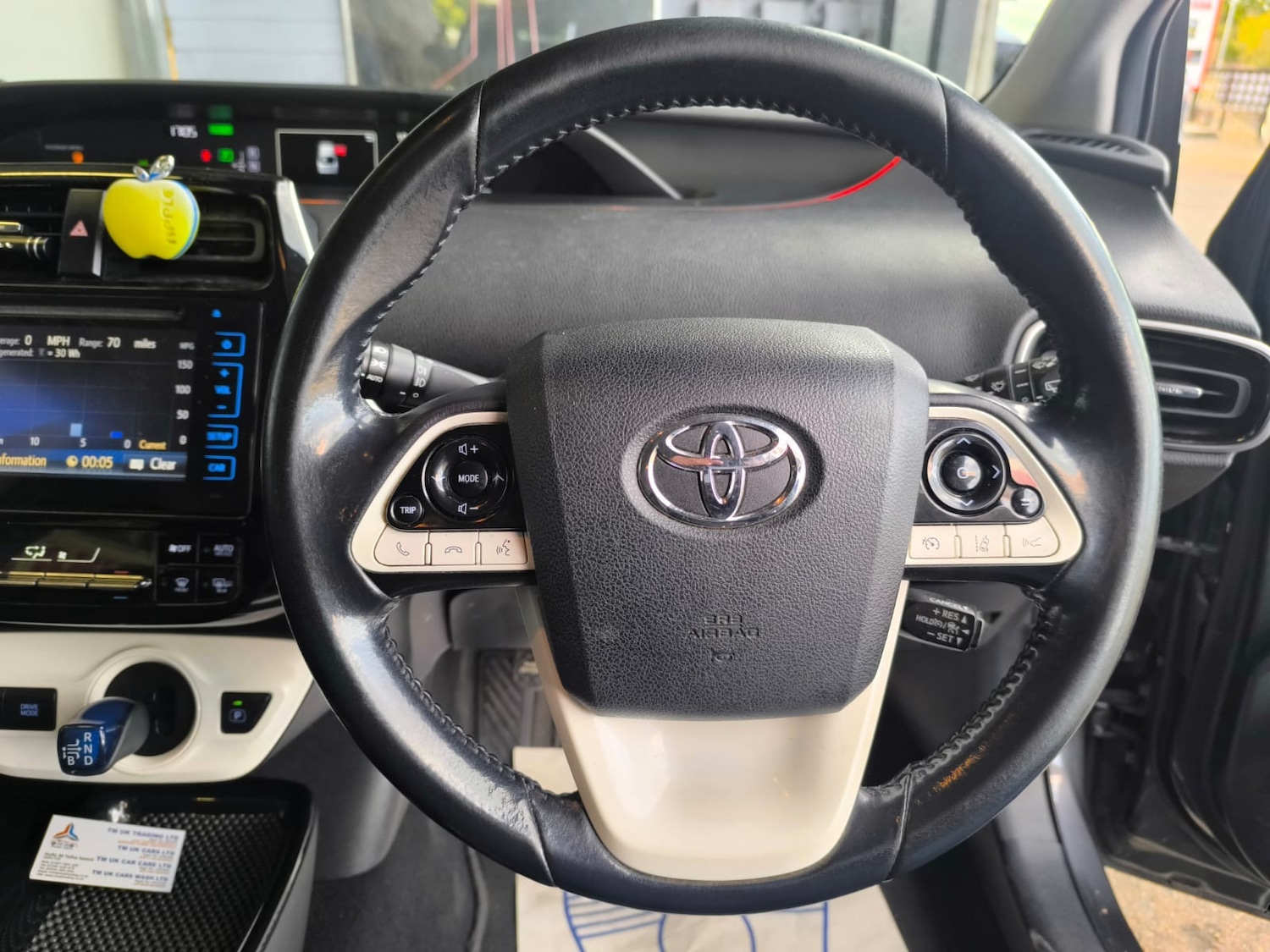 Used Toyota Prius 2018 for sale - 76027102: Photo 14