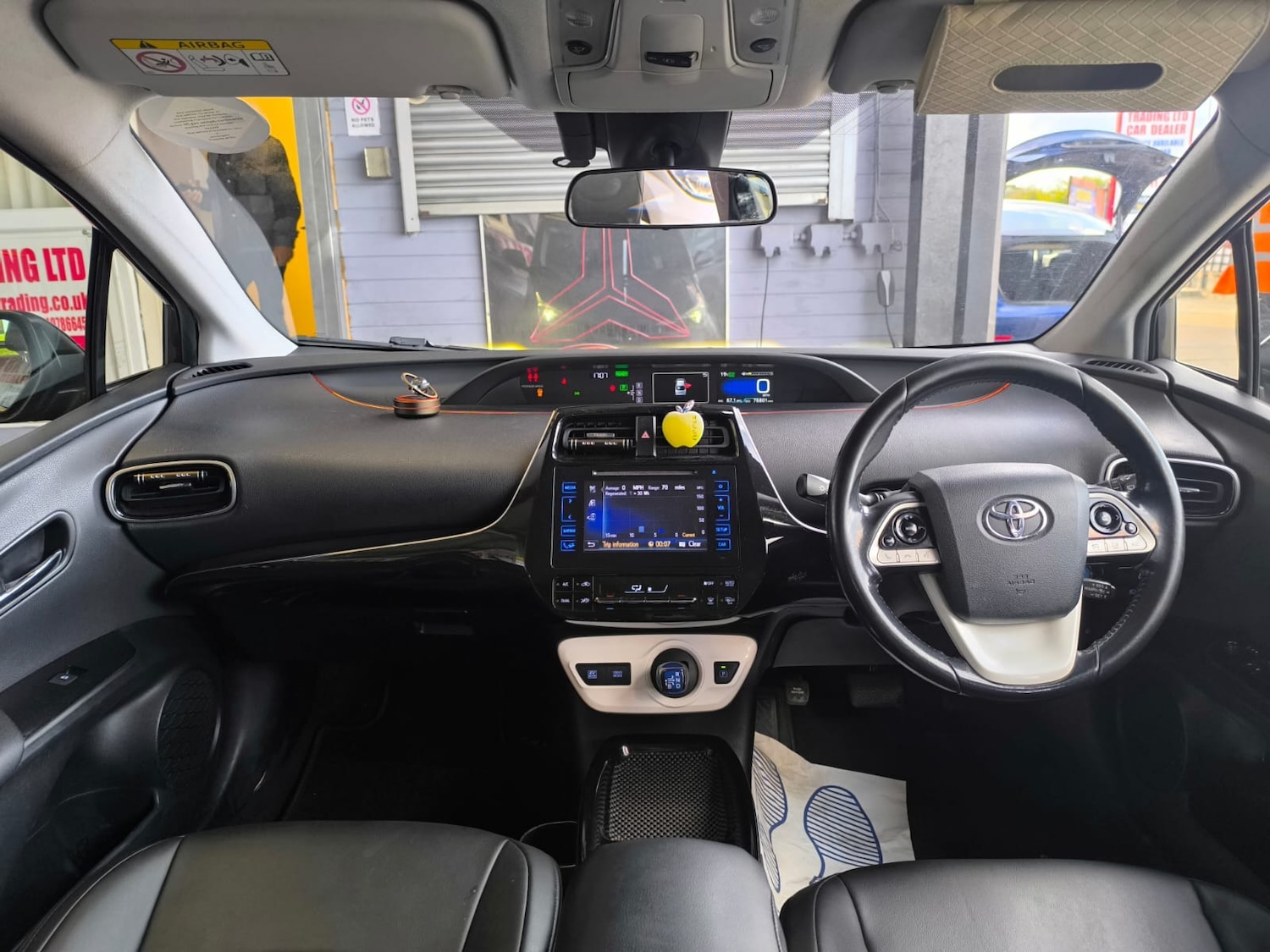 Used Toyota Prius 2018 for sale - 76027102: Photo 15