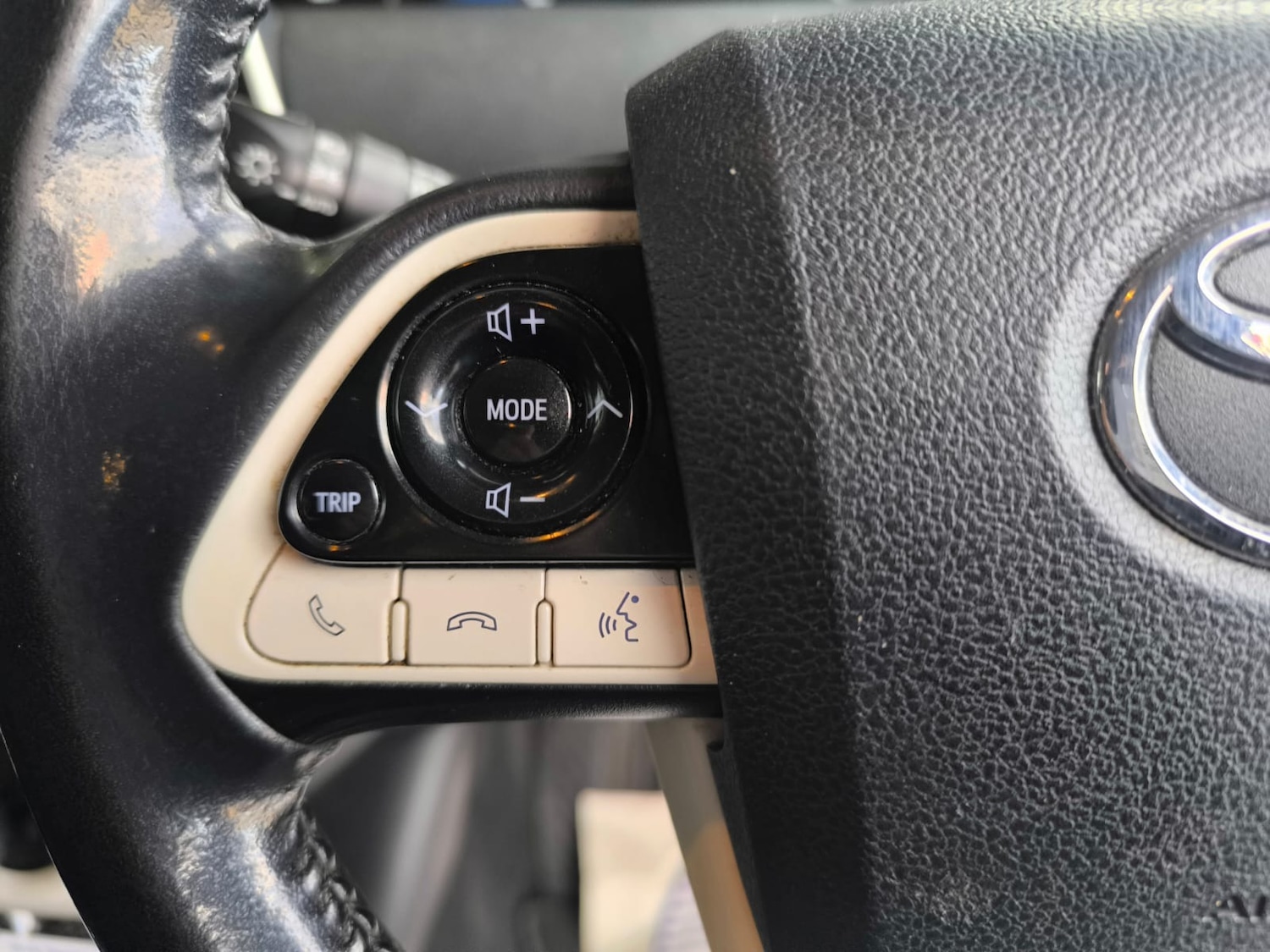 Used Toyota Prius 2018 for sale - 76027102: Photo 16