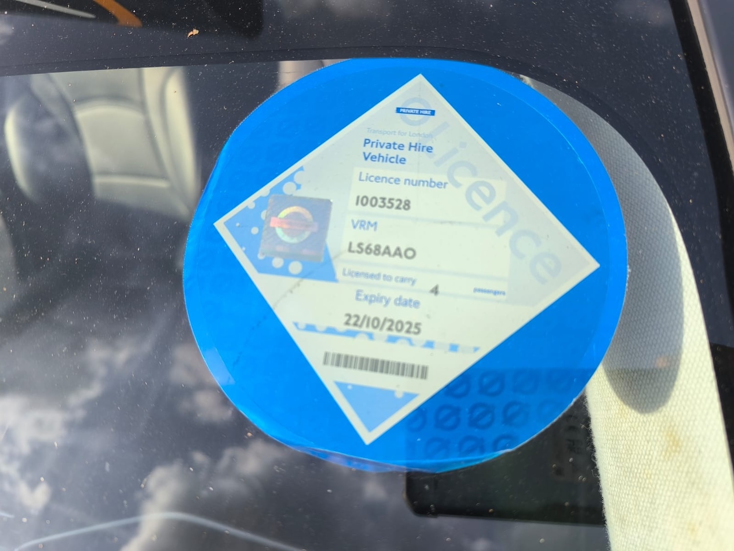 Used Toyota Prius 2018 for sale - 76027102: Photo 2