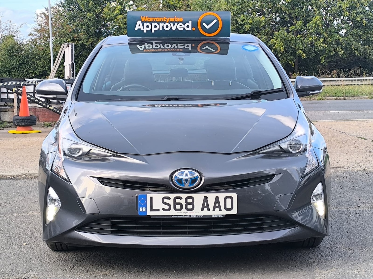 Used Toyota Prius 2018 for sale - 76027102: Photo 8
