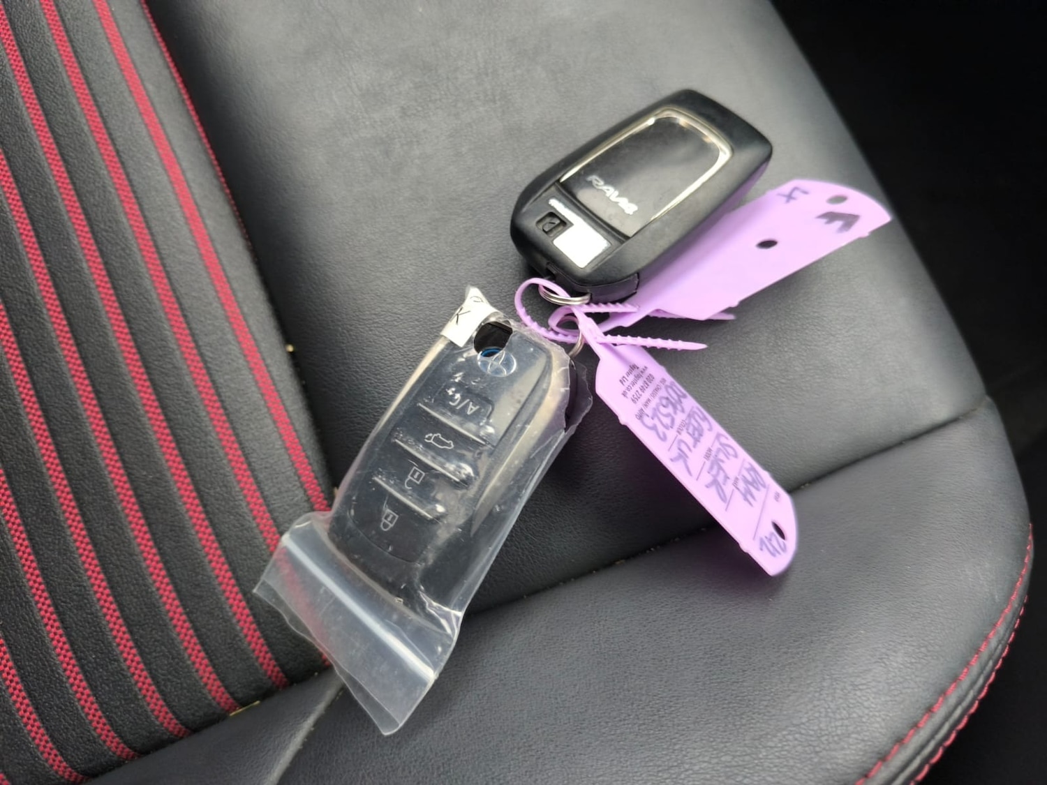 Used Toyota RAV4 2022 for sale - 76588581: Photo 28