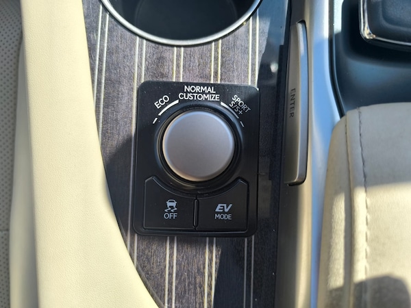 Used Lexus RX 2018 for sale - 74717751: Photo 37