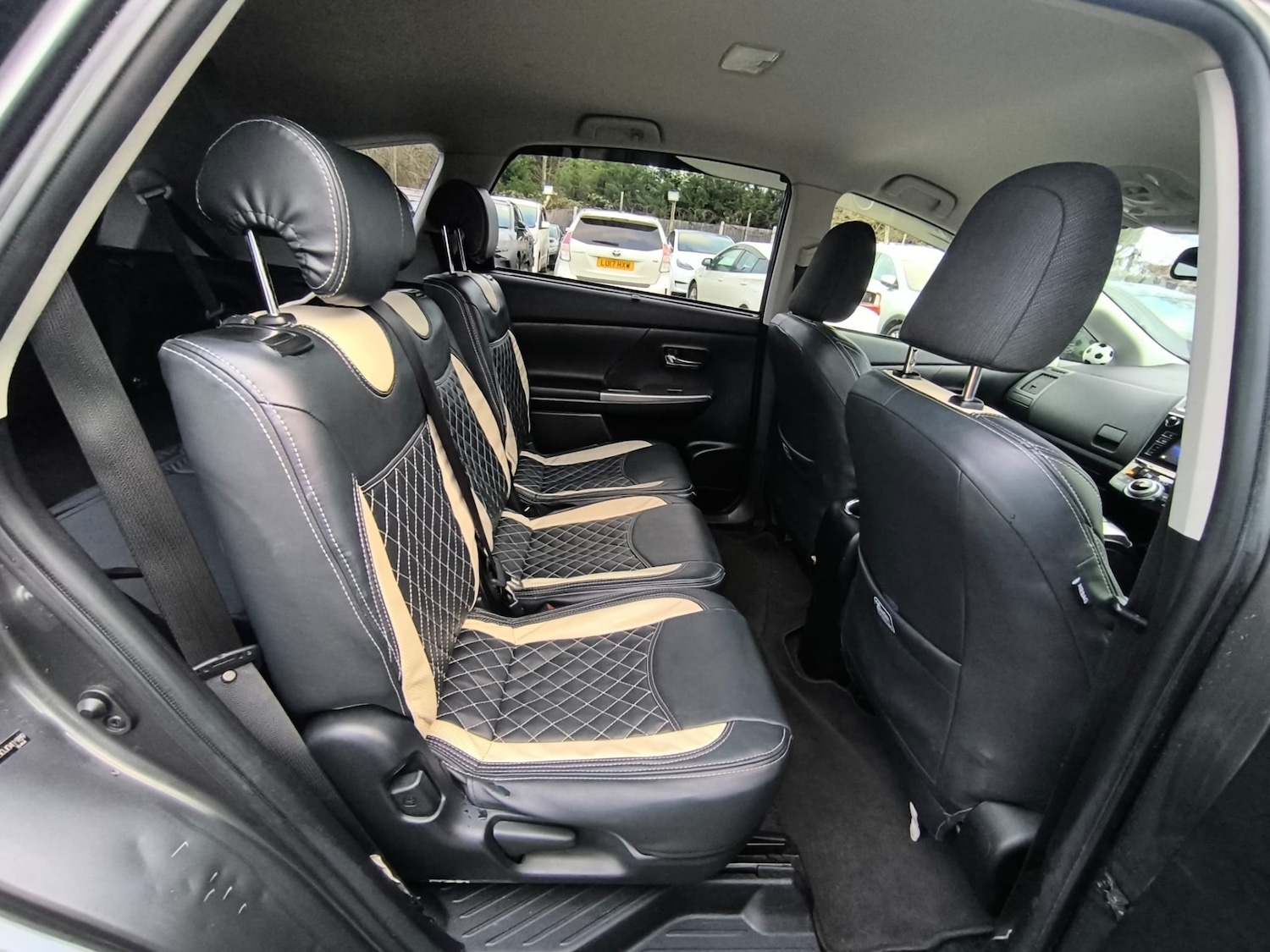 Used Toyota Prius+ 2019 for sale - 77350740: Photo 10