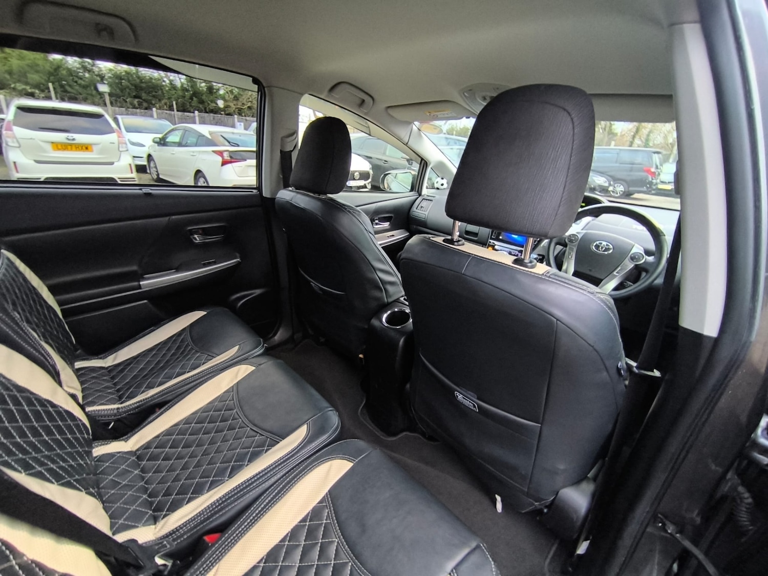 Used Toyota Prius+ 2019 for sale - 77350740: Photo 11