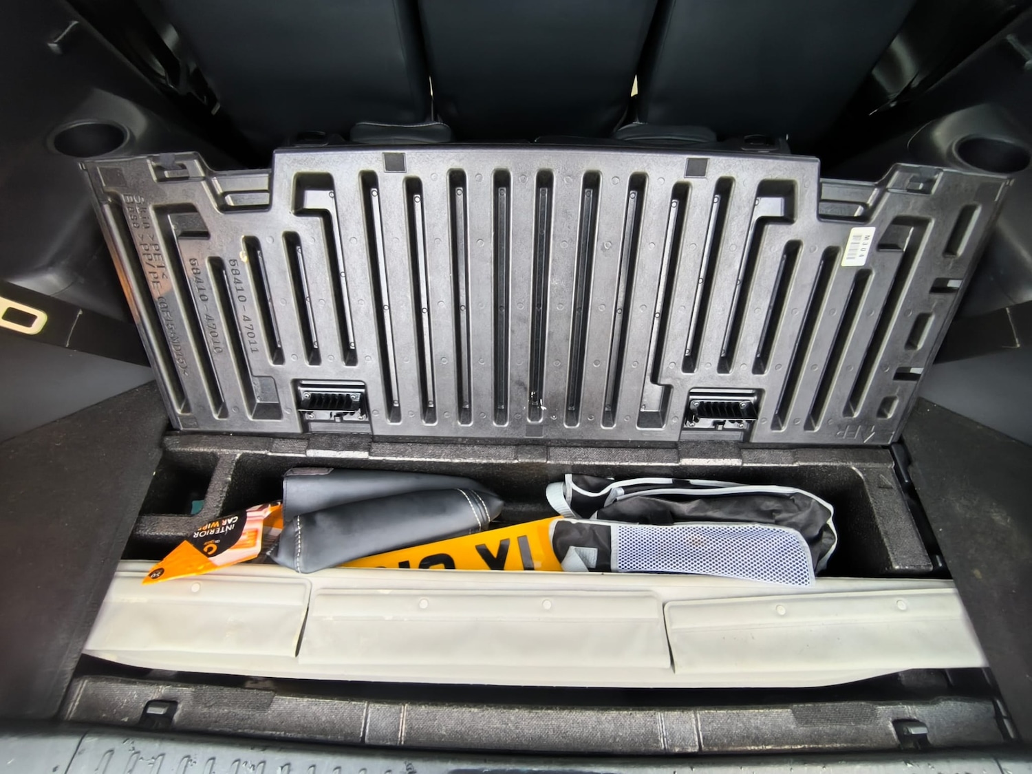 Used Toyota Prius+ 2019 for sale - 77350740: Photo 33