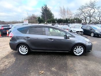 Used Toyota Prius+ 2019 for sale - 77350740: Photo