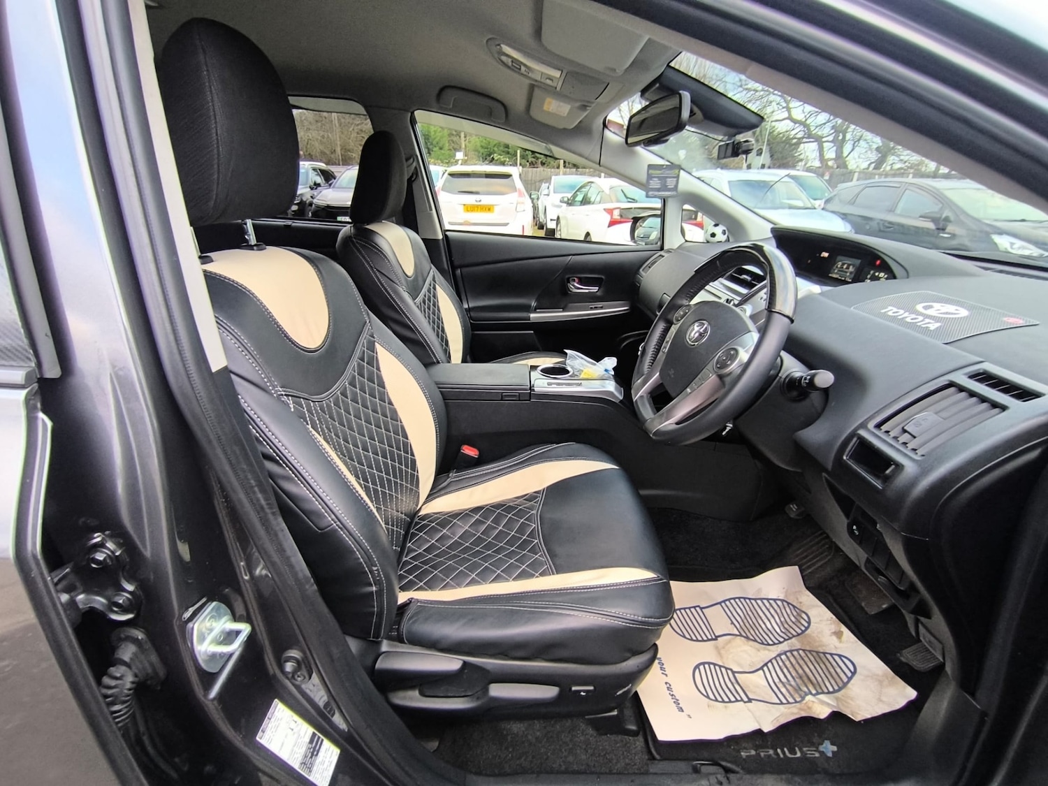 Used Toyota Prius+ 2019 for sale - 77350740: Photo 8