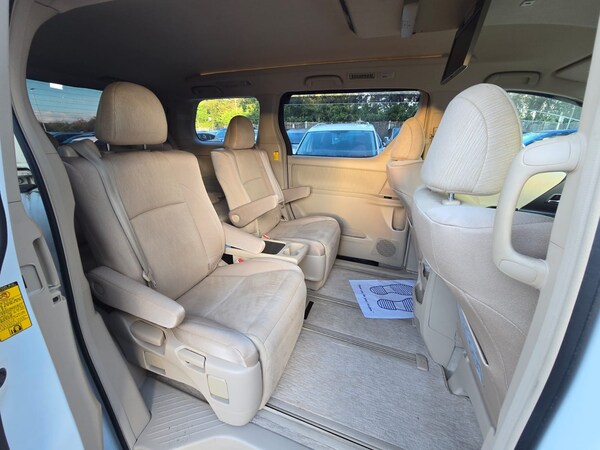 Used Toyota Vellfire 2012 for sale - 72437497: Photo 11