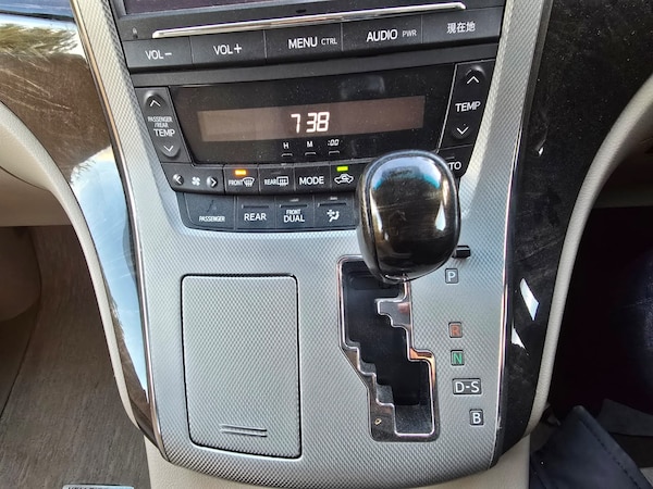 Used Toyota Vellfire 2012 for sale - 72437497: Photo 16