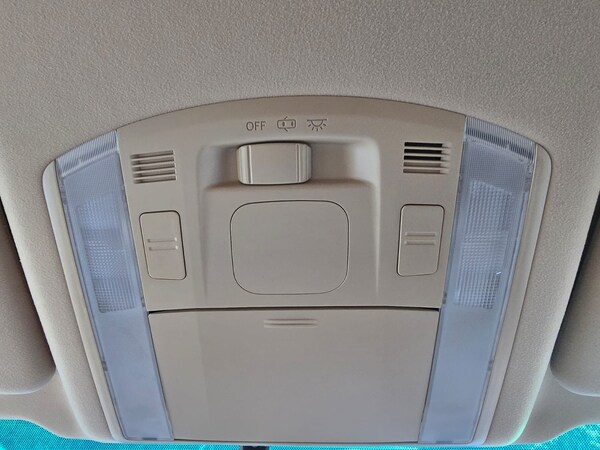 Used Toyota Vellfire 2012 for sale - 72437497: Photo 20