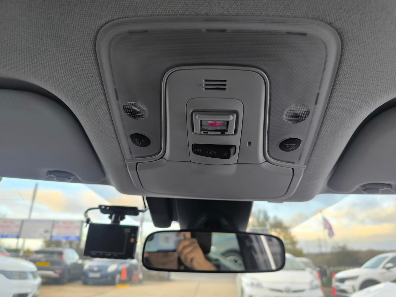 Used Toyota Prius 2020 for sale - 76719636: Photo 25