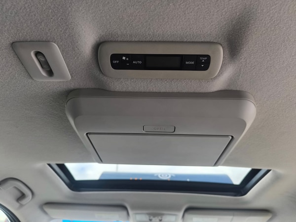 Used Nissan Elgrand 2014 for sale - 76076311: Photo 23