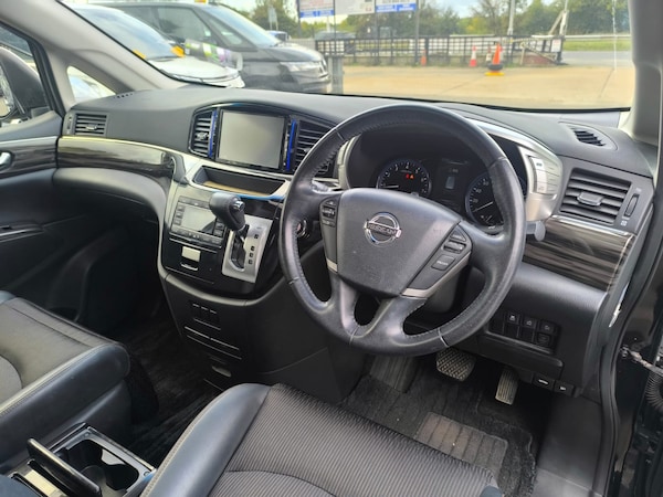 Used Nissan Elgrand 2014 for sale - 76076311: Photo 9