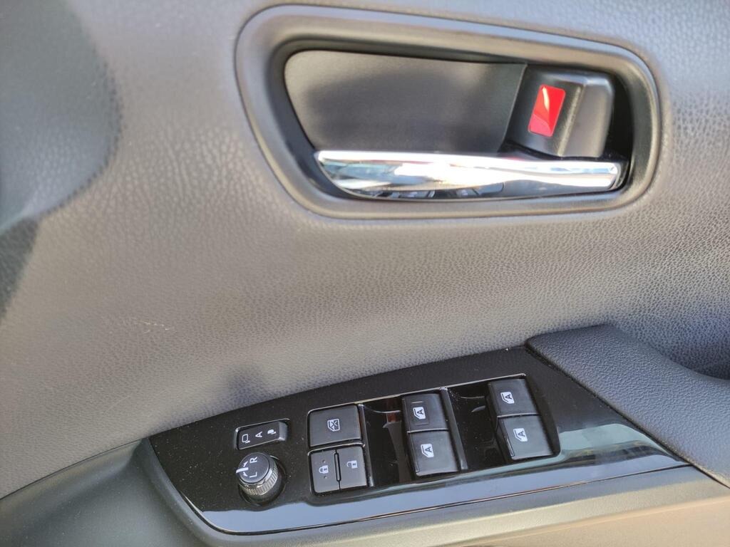 Used Toyota Prius 2017 for sale - 78078940: Photo 18