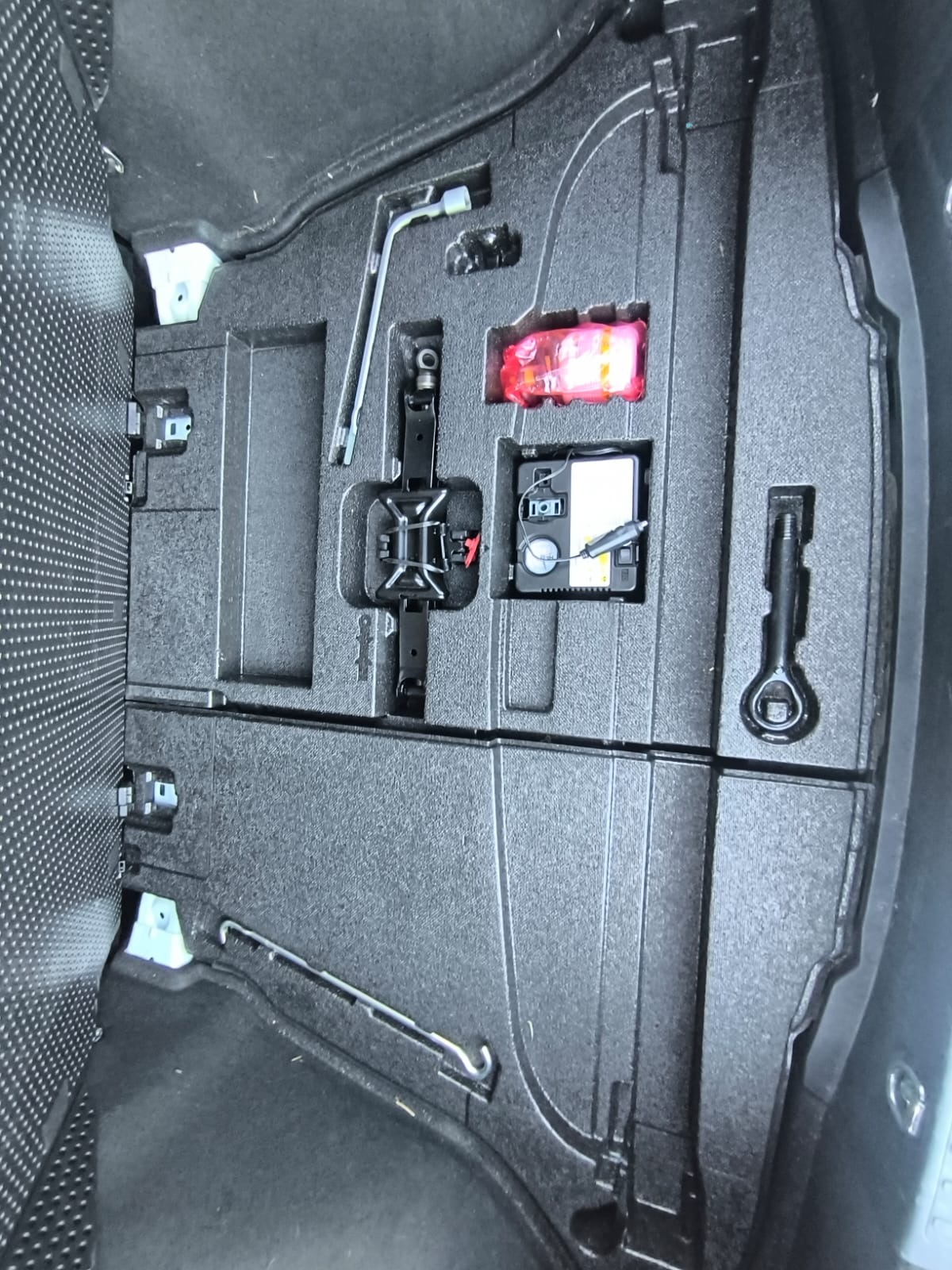 Used Toyota Prius 2016 for sale - 77135989: Photo 32