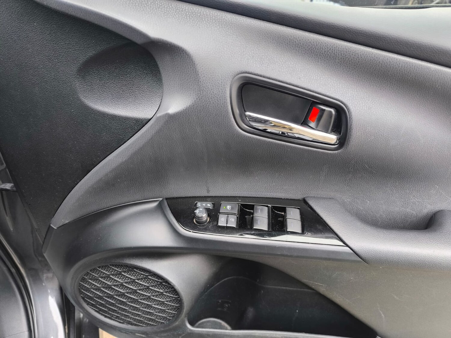 Used Toyota Prius 2019 for sale - 77676461: Photo 24