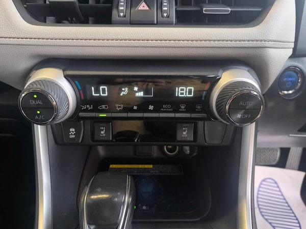 Used Toyota RAV4 2019 for sale - 75239520: Photo 28