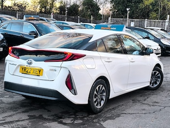 Used Toyota Prius 2022 for sale - 76794829: Photo