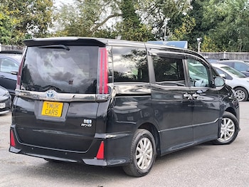 Used Toyota Noah 2022 for sale - 76194418: Photo 3