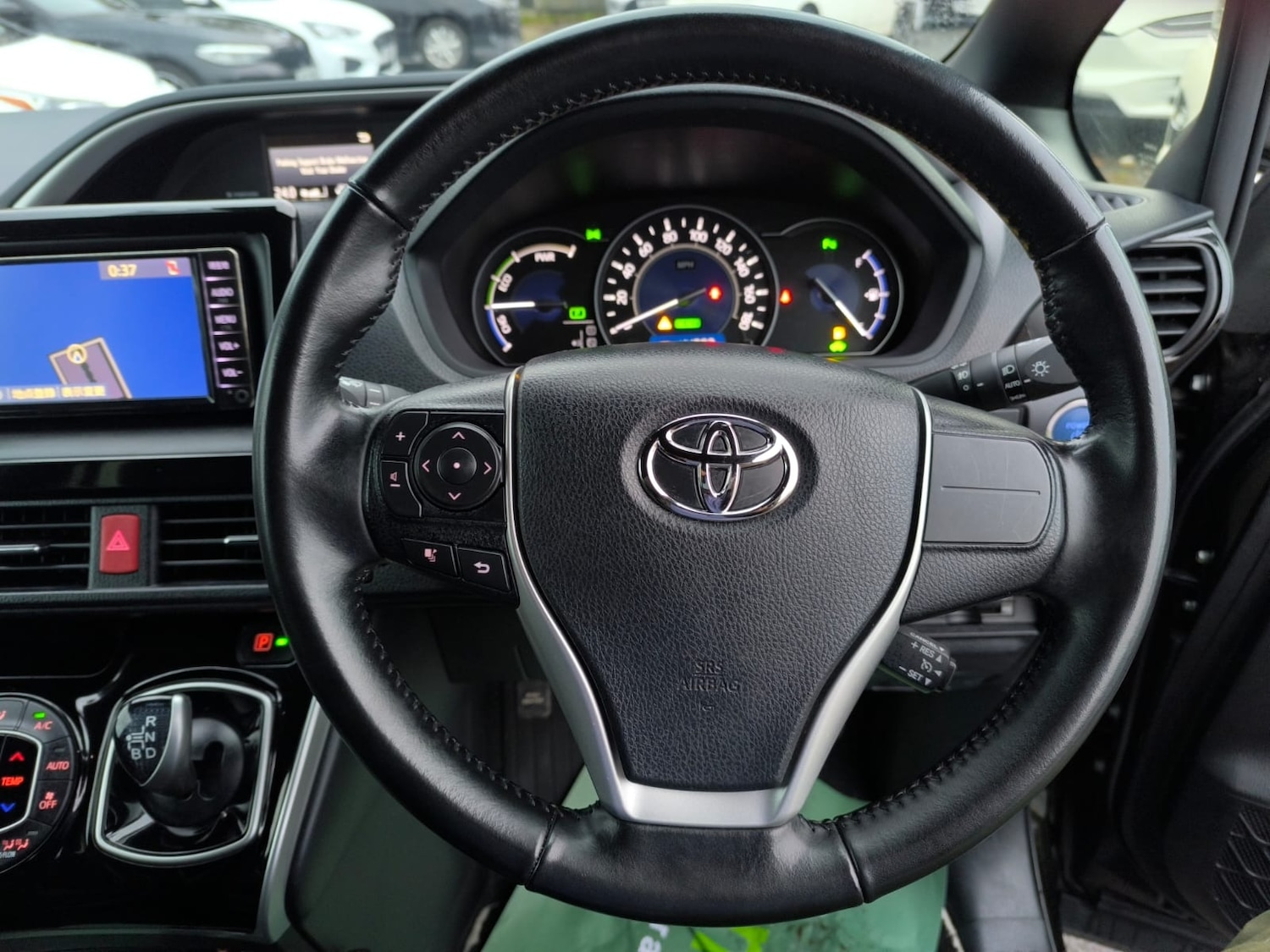 Used Toyota Voxy 2021 for sale - 76706029: Photo 16