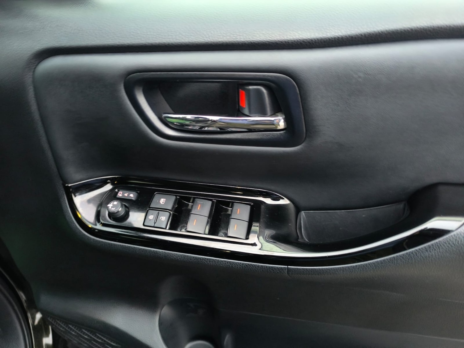 Used Toyota Voxy 2021 for sale - 76706029: Photo 26