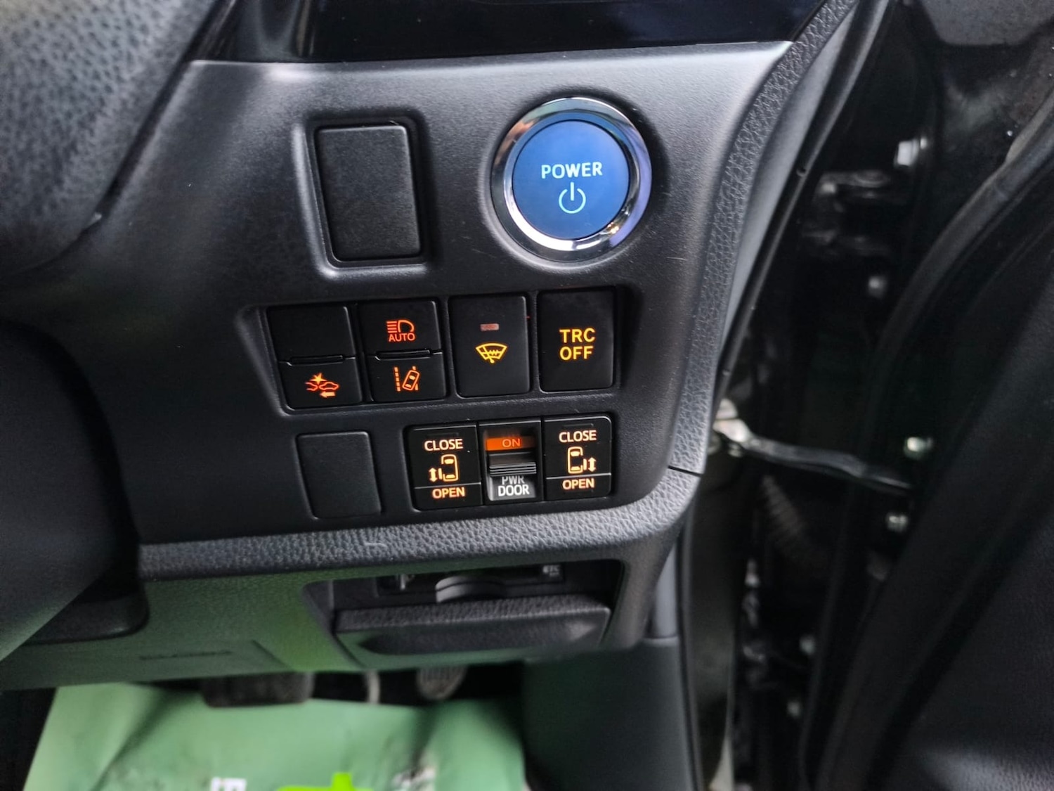 Used Toyota Voxy 2021 for sale - 76706029: Photo 27