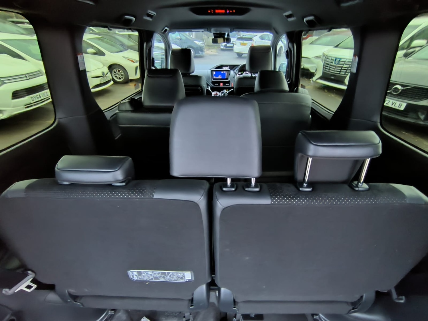 Used Toyota Voxy 2021 for sale - 76706029: Photo 28