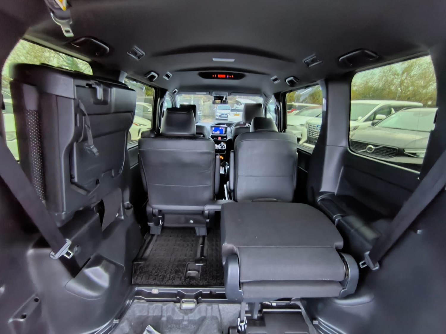 Used Toyota Voxy 2021 for sale - 76706029: Photo 29