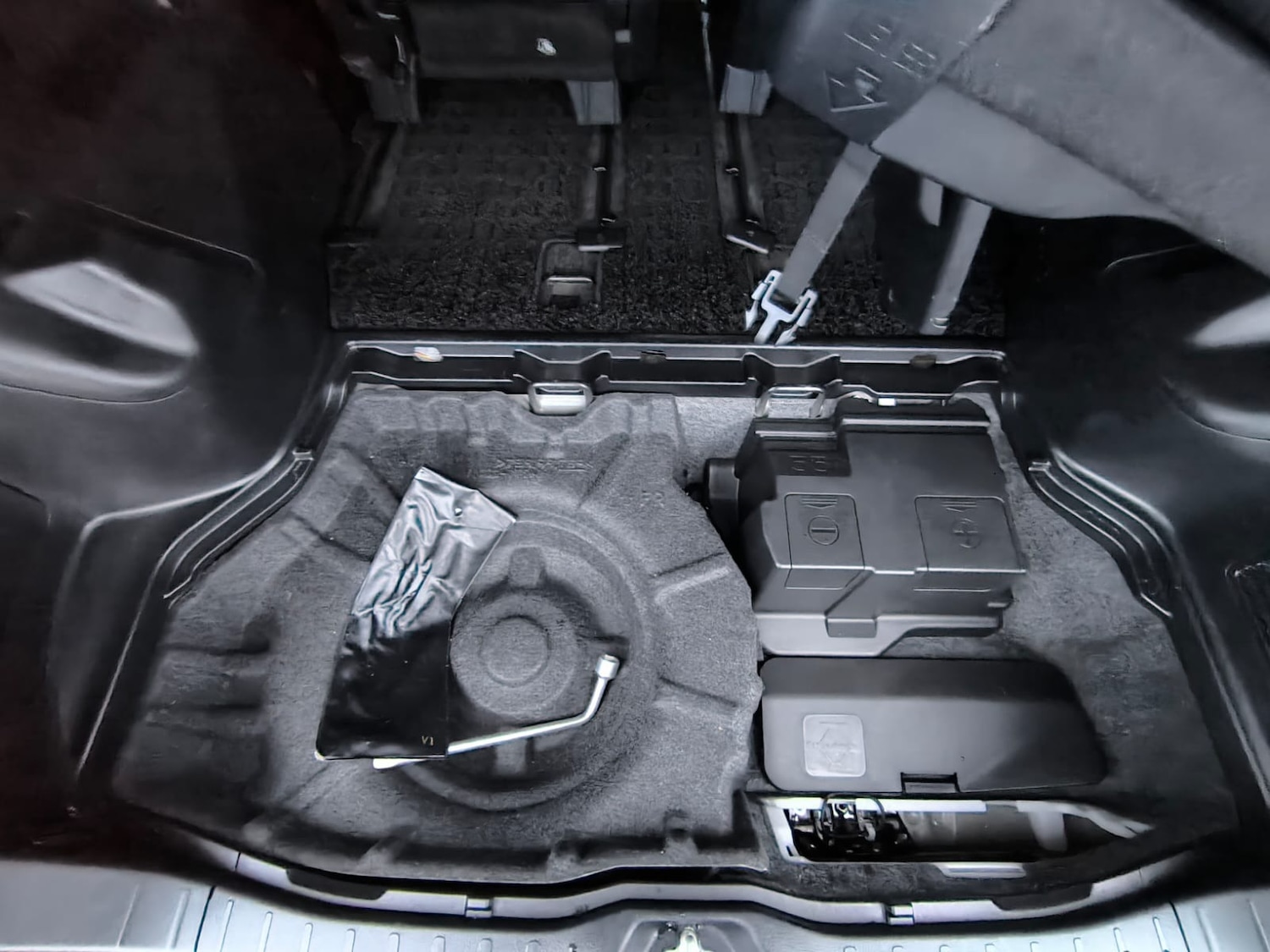 Used Toyota Voxy 2021 for sale - 76706029: Photo 30