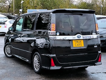 Used Toyota Voxy 2021 for sale - 76706029: Photo