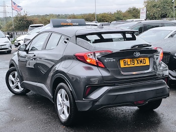Used Toyota C-HR 2019 for sale - 75932953: Photo