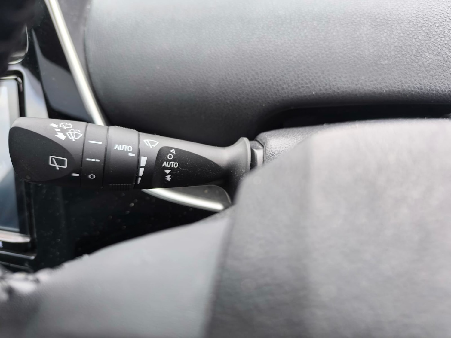 Used Toyota Prius 2020 for sale - 76046159: Photo 23