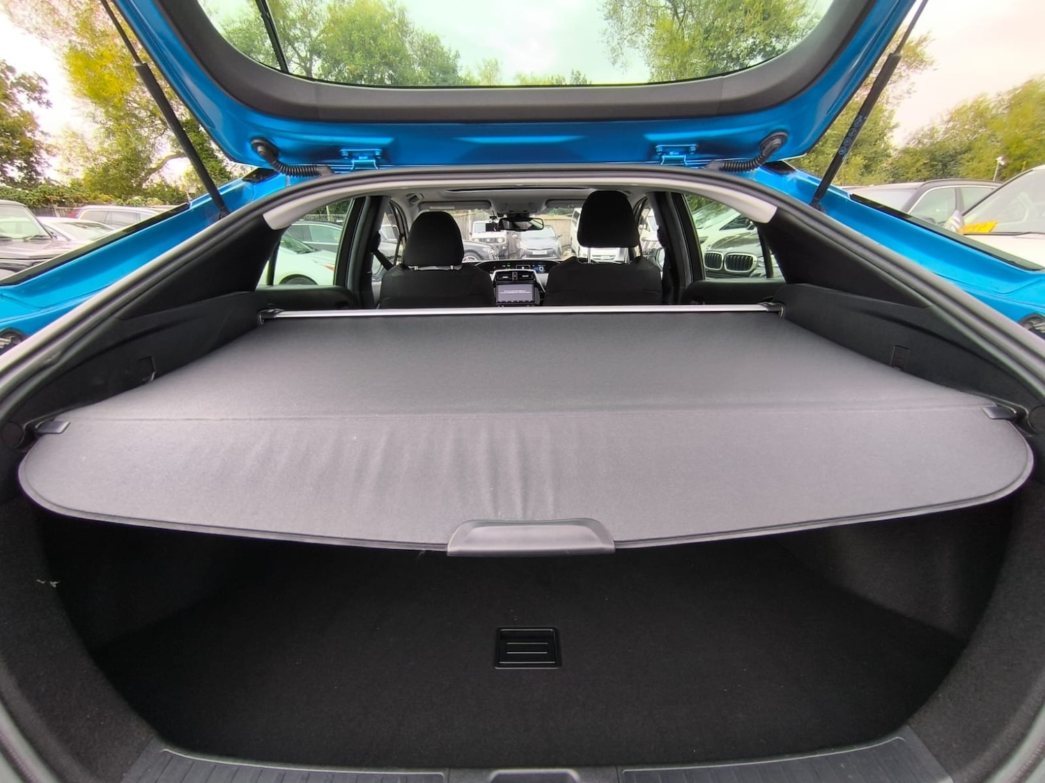 Used Toyota Prius 2020 for sale - 76046159: Photo 31