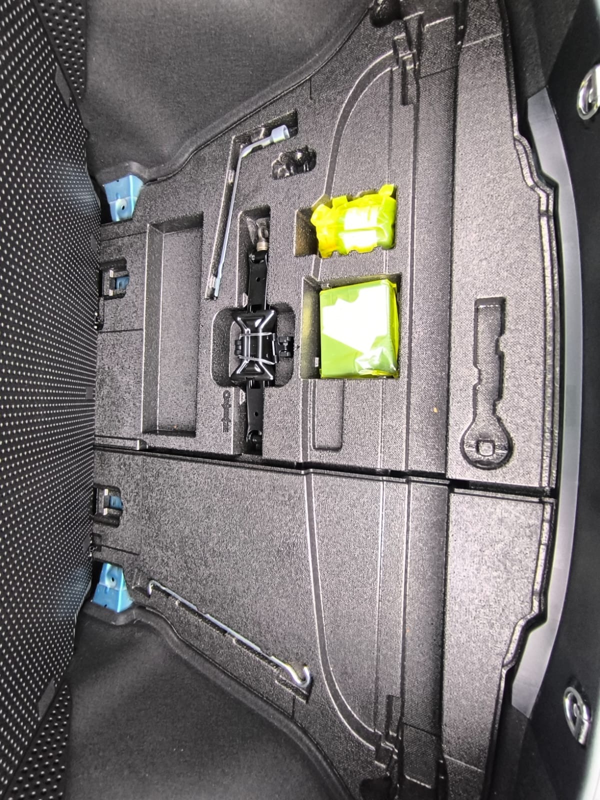Used Toyota Prius 2020 for sale - 76046159: Photo 35