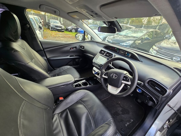 Used Toyota Prius 2018 for sale - 73030951: Photo 11