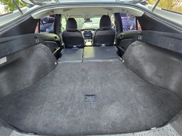 Used Toyota Prius 2018 for sale - 73030951: Photo 32