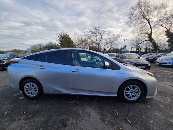 Used Toyota Prius 2018 for sale - 73030951: Photo 6