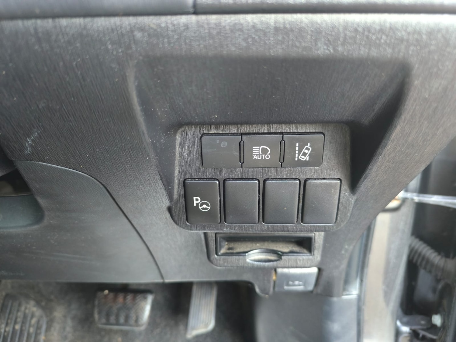 Used Toyota Prius+ 2020 for sale - 77093759: Photo 29