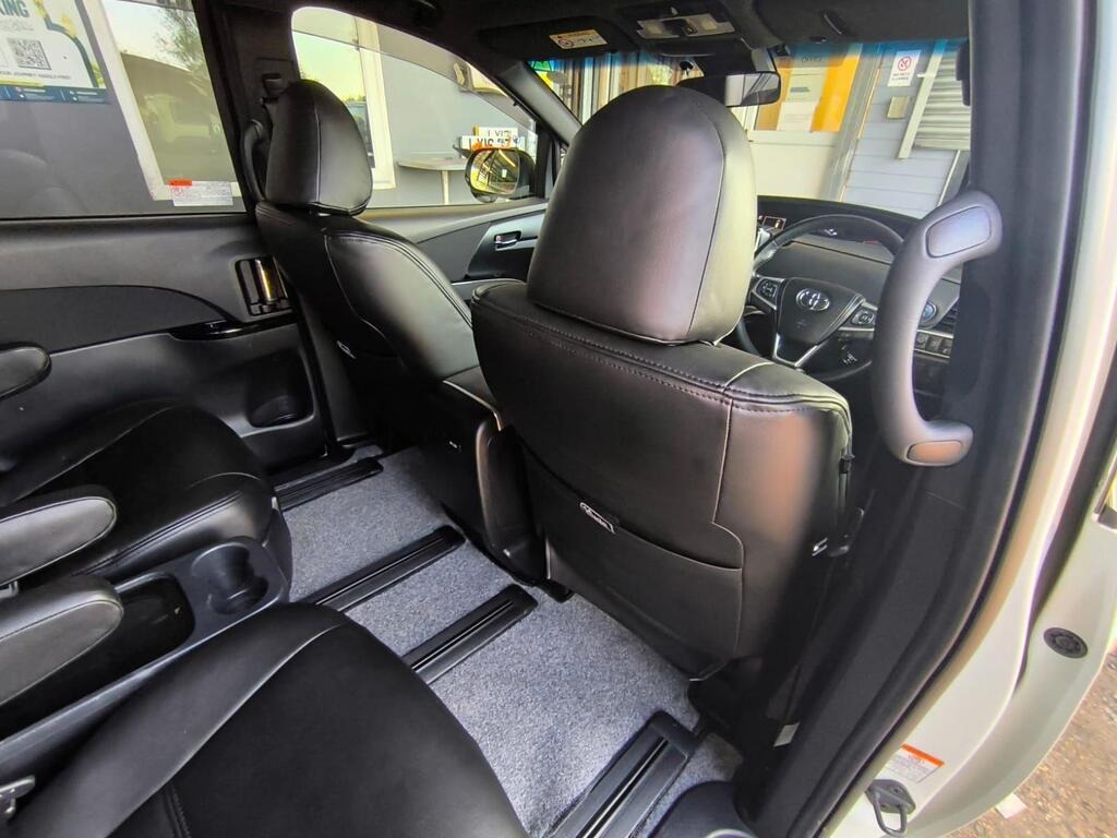 Used Toyota Estima 2018 for sale - 76860238: Photo 12