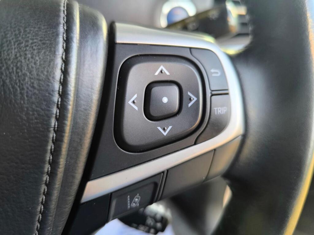 Used Toyota Estima 2018 for sale - 76860238: Photo 18