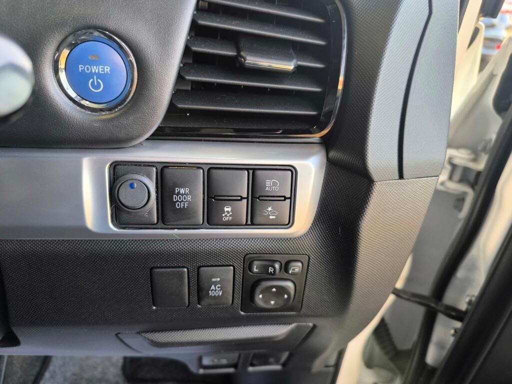 Used Toyota Estima 2018 for sale - 76860238: Photo 31