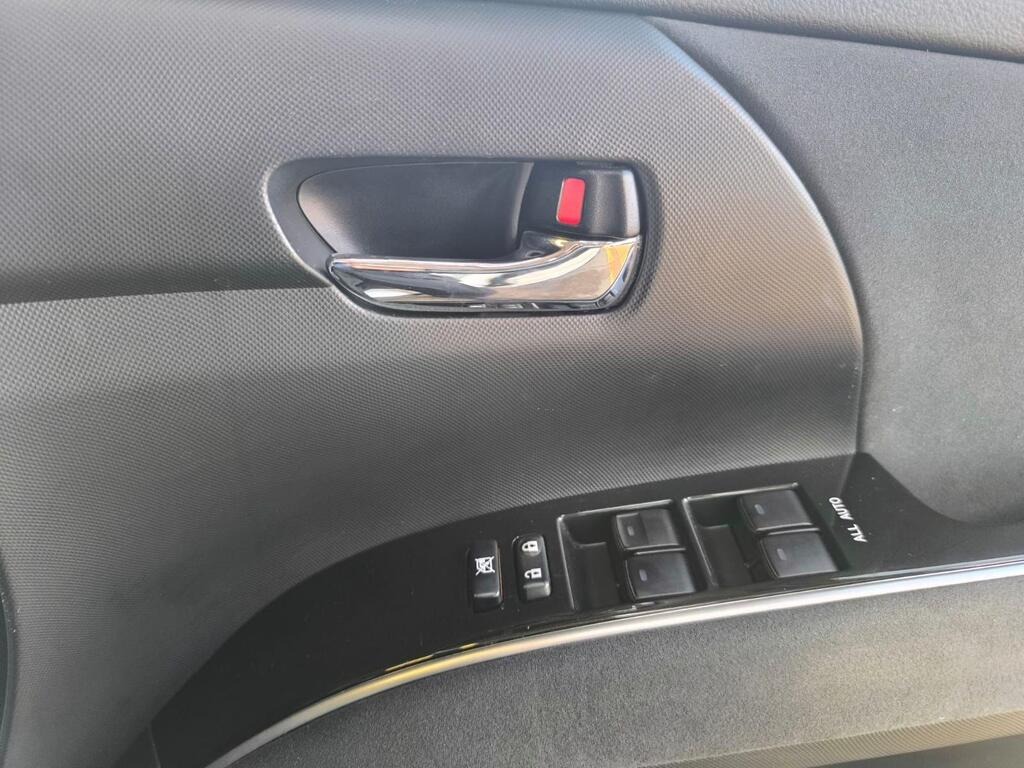 Used Toyota Estima 2018 for sale - 76860238: Photo 32