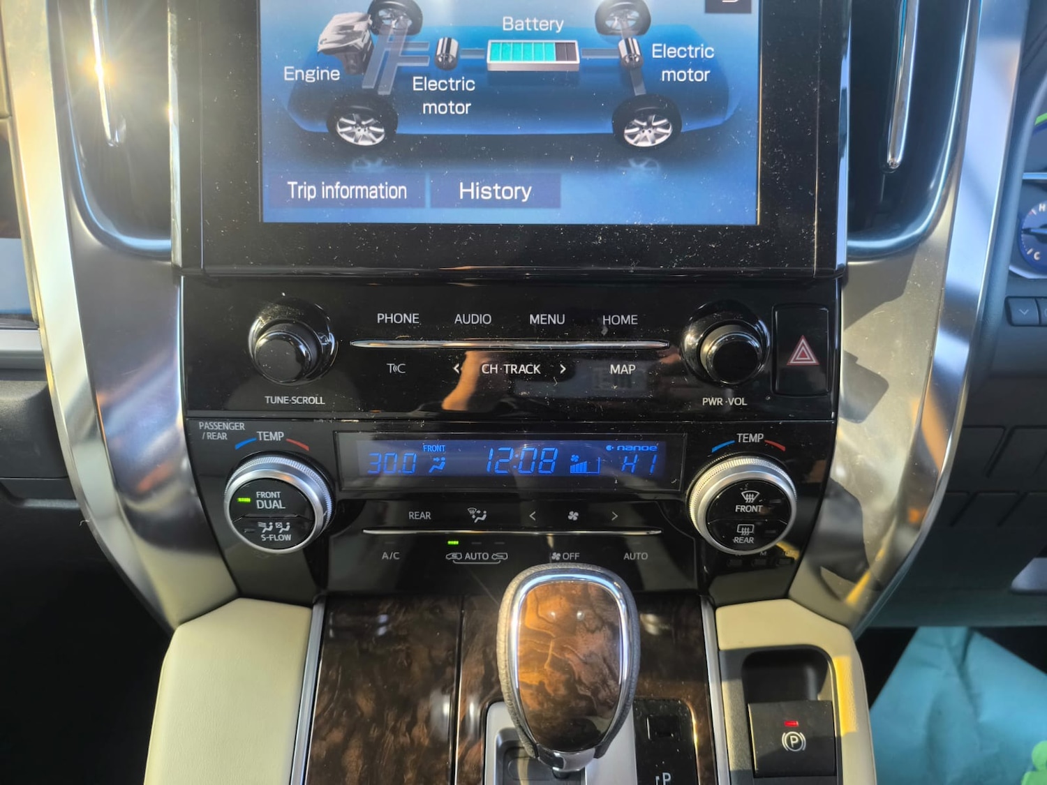 Used Toyota Alphard 2022 for sale - 76682313: Photo 24